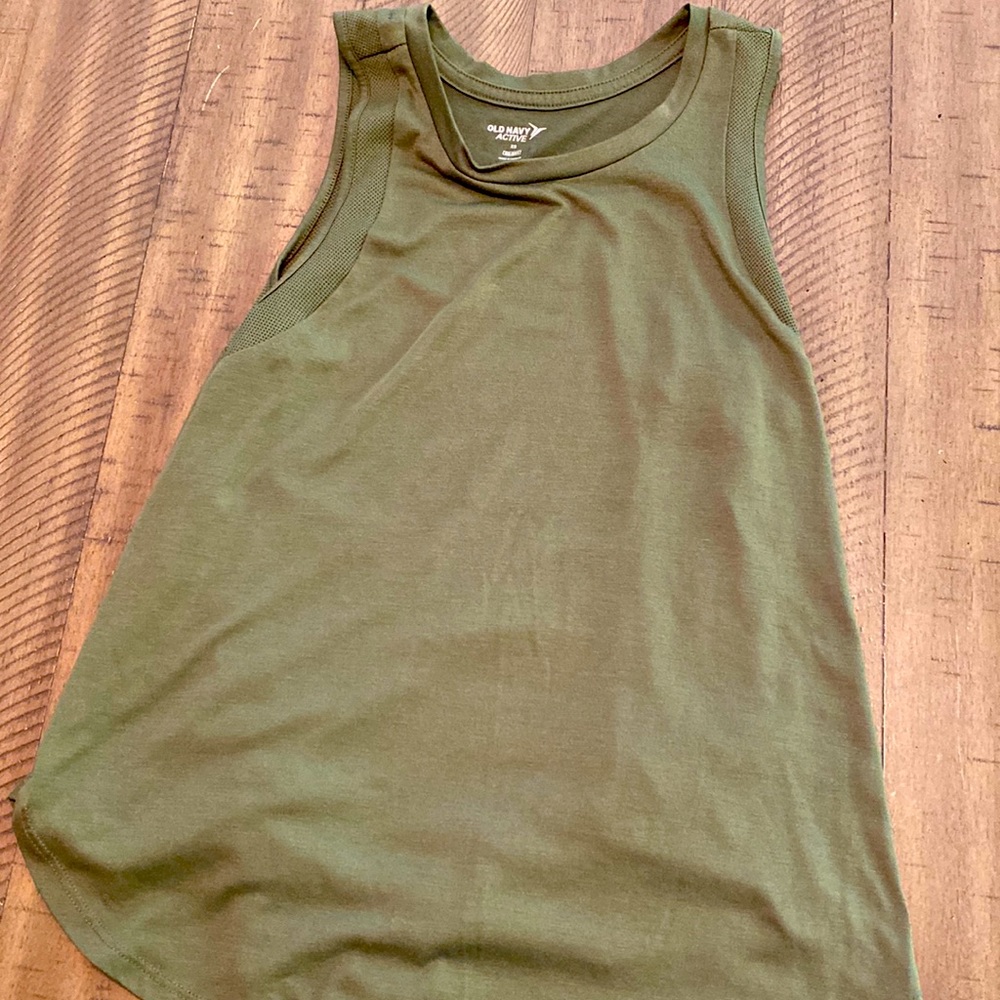 Old navy active go dry tank top.